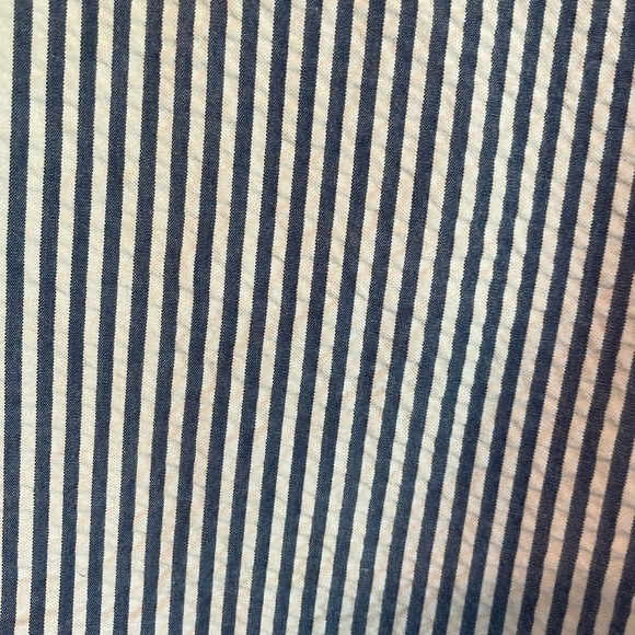 𝅺LANDS’ End 18H Boys Husky Seersucker stripe Bermuda shorts Navy blue white - Picture 3 of 7